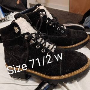 Tide n tru black fur hiking boots